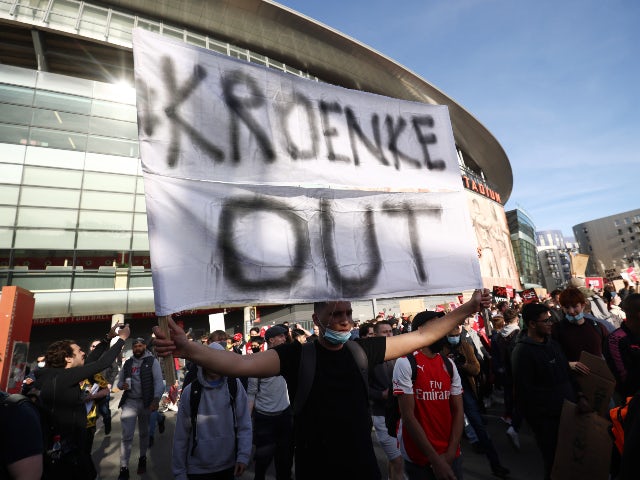 Arsenal supporters protest against Stan Kroenke before Everton clash