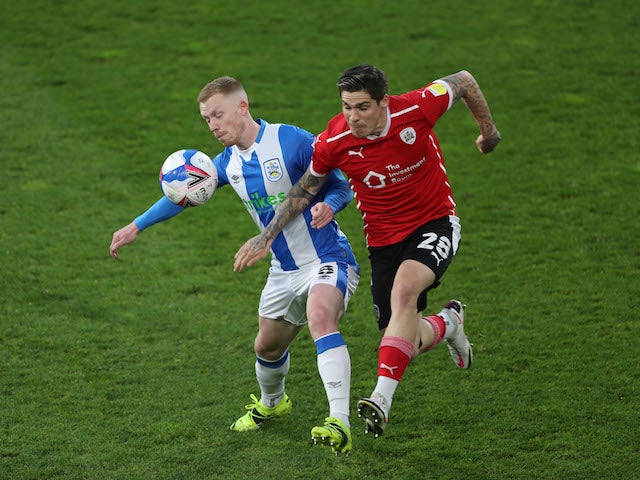 Huddersfield 0-1 Barnsley: Tykes close in on playoff spot