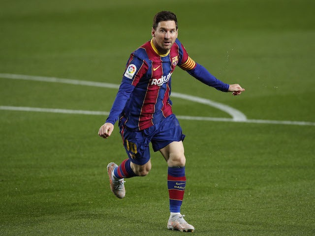 Barcelona 'racing to confirm Messi deal before Ronaldo showdown'