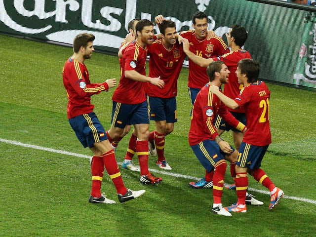 Spain players celebrate David Silva's goal against Italy in the final of Euro 2012 on July 1, 2012