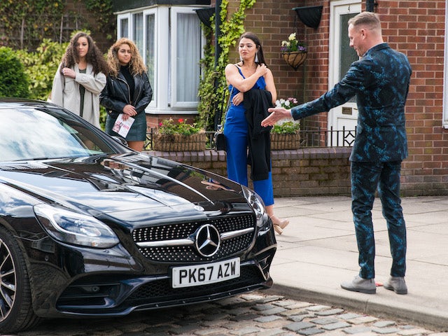 Sean and the Double Glammy girls on Coronation Street on June 21, 2021