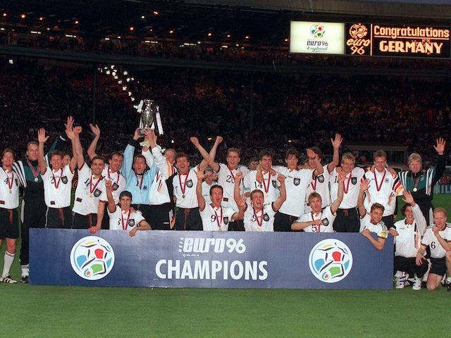 Germany players celebrate winning Euro 96