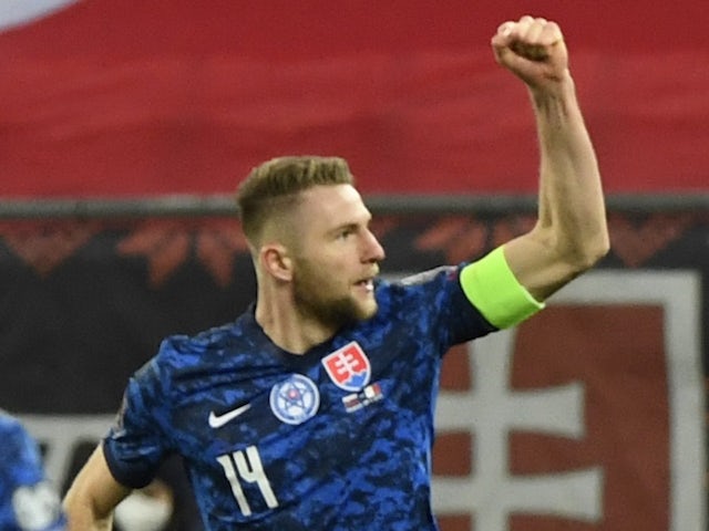 Milan Škriniar oslavuje v marci 2021 góly za Slovensko