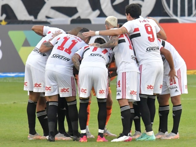 Sao Paulo team huddle before the match on June 13, 2021