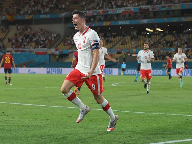 Spain 1-1 Poland: Lewandowski earns Sousa's side a point