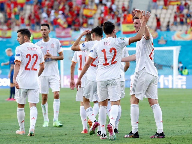 Aymeric Laporte celebra el gol de España ante Eslovaquia en la Eurocopa 2020 el 23 de junio de 2021