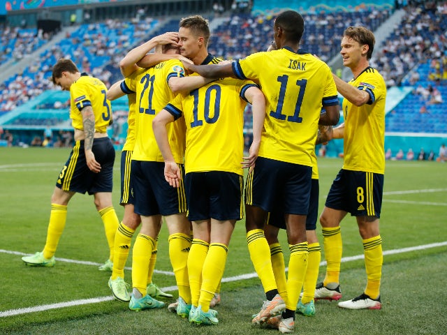 Der Schwede Emil Forsberg feiert sein zweites Tor gegen Polen bei der Euro 2020 am 23. Juni 2021