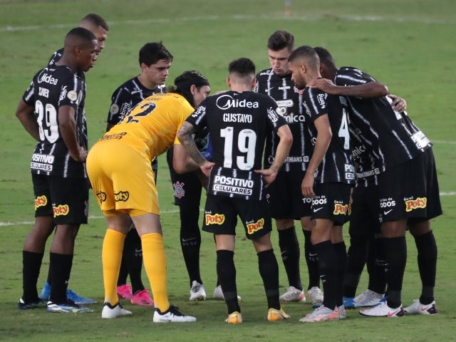 Corinthians team huddle on June 27, 2021