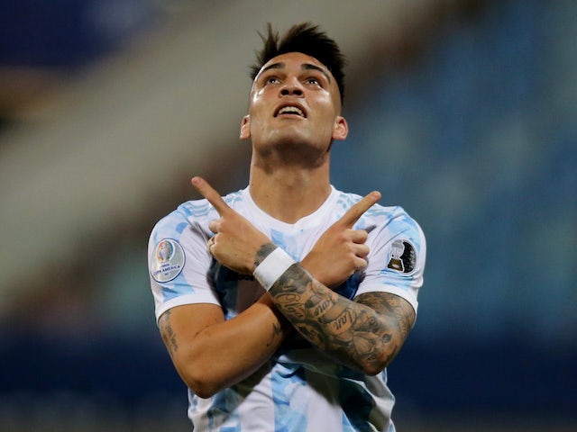 El argentino Lautaro Martínez celebró tras anotar su segundo gol el 3 de julio de 2021
