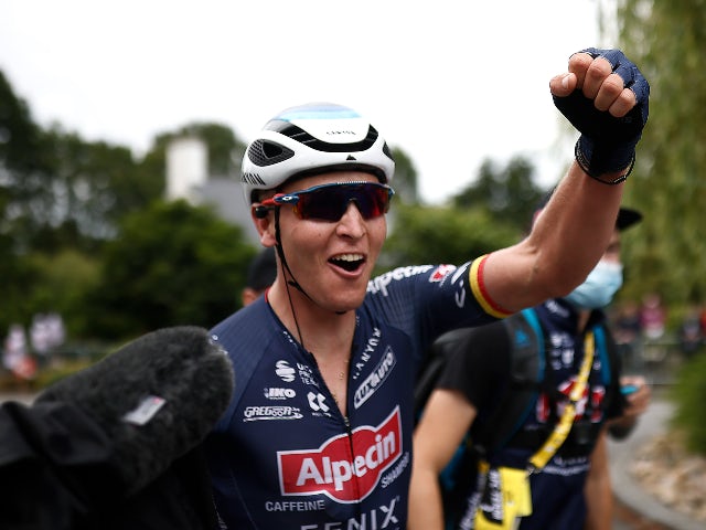 Tim Merlier prevails in another chaotic Tour de France race