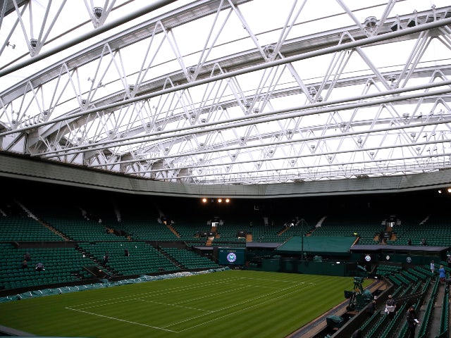 Wimbledon start delayed by weather as spectators return