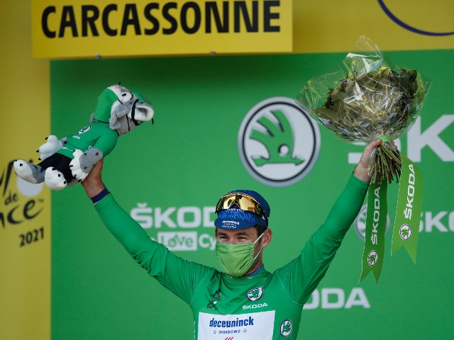 Mark Cavendish equals Eddy Merckx's Tour de France stage win record