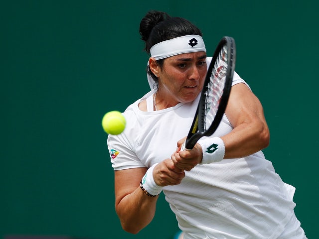 Ons Jabeur fights back to defeat Iga Swiatek at Wimbledon