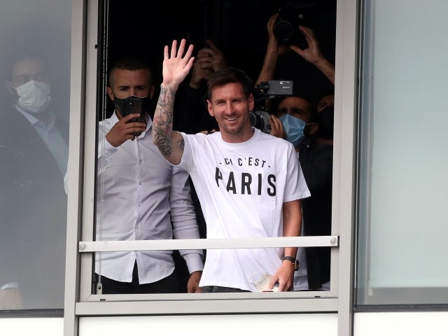 Messi arrives in Paris ahead of PSG unveiling
