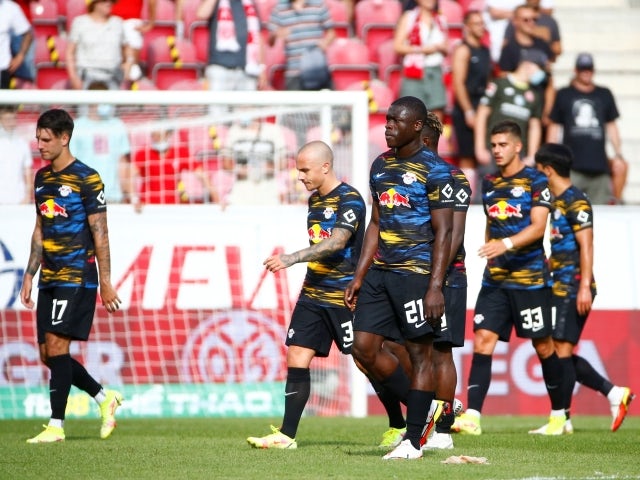 RB Leipzig's Brian Brobbey and teammates look dejected after the match against Mainz 05 on August 15, 2021