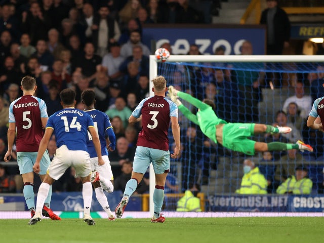 Andros Townsend scores for Everton against Burnley in the Premier League on September 13, 2021