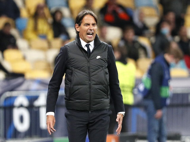 Inter Milan coach Simone Inzaghi reacts on September 28, 2021