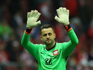 Fabianski bids emotional farewell in final game for Poland