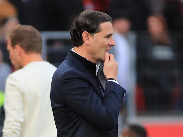 Bayer Leverkusen coach Gerardo Seoane looks on on October 17, 2021