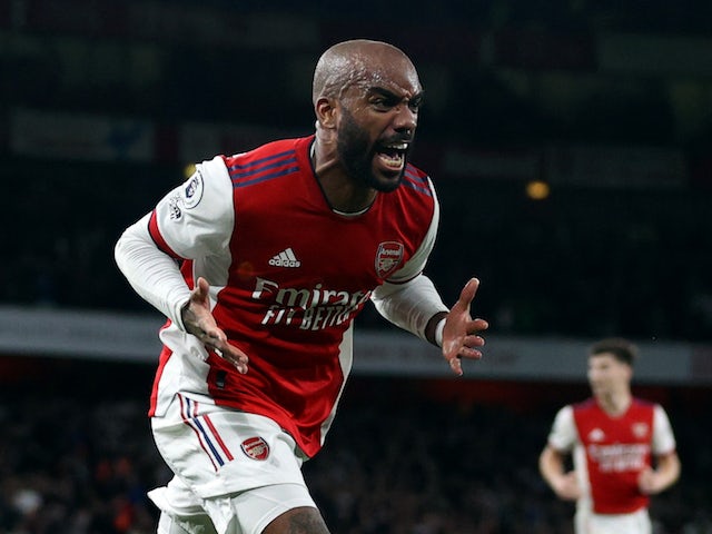 Arsenal 'decide against new contract for Lacazette'