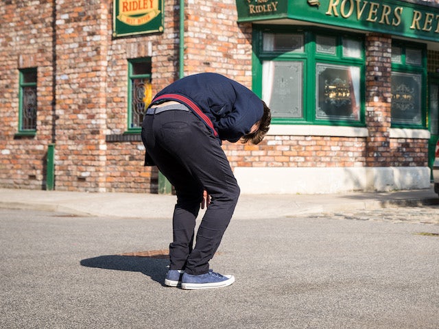 Curtis collapses on the first episode of Coronation Street on November 3, 2021