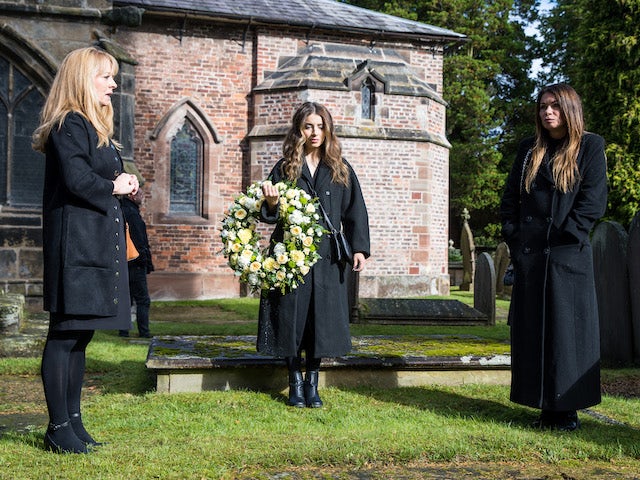 Jenny, Daisy and Carla on the first episode of Coronation Street on November 17, 2021