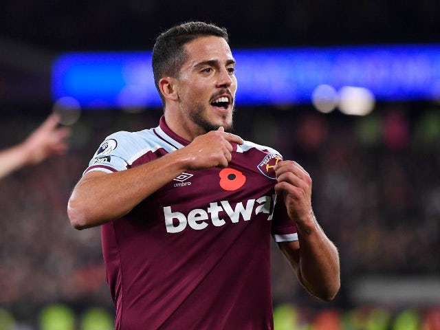 Pablo Fornals in action for West Ham United in November 2021