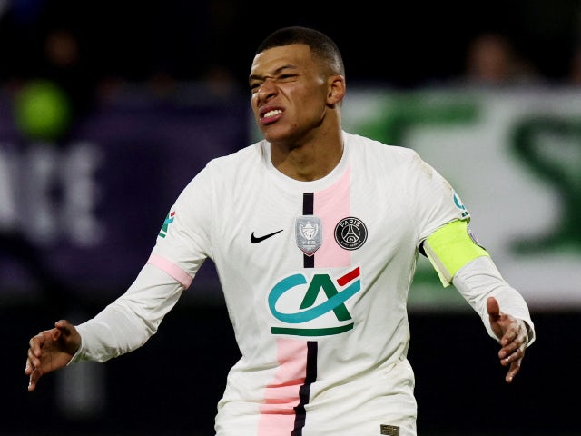 PSG 'offer Mbappe close to £1m per week to sign new deal'