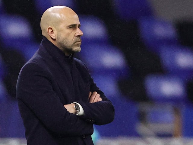 Lyon coach Peter Bosz during the match on January 9, 2022