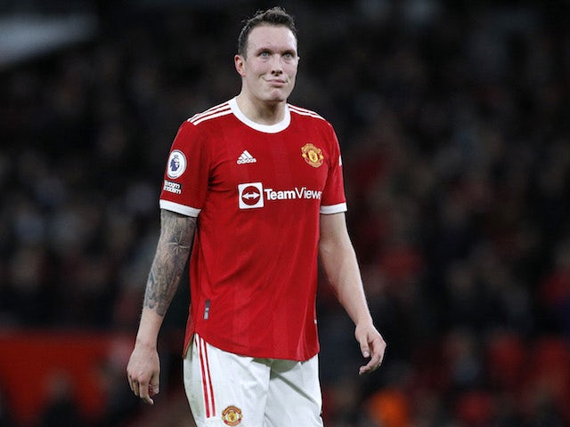 Phil Jones 'not in contention to ease Man United defensive issues'