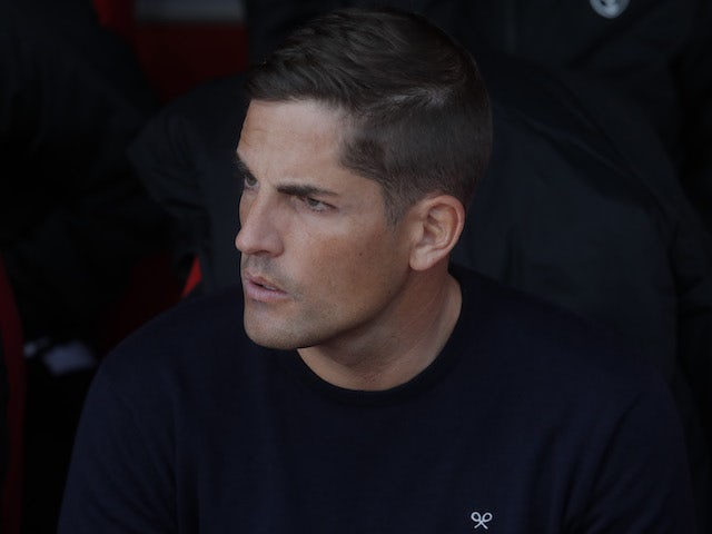 Granada coach Robert Moreno in November 2021