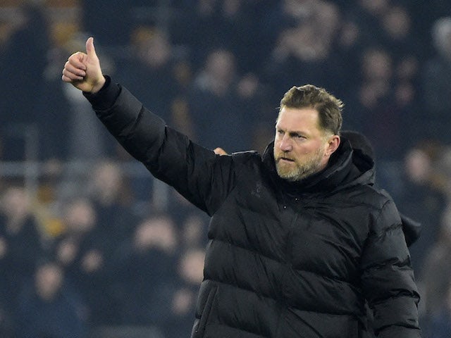 Southampton manager Ralph Hasenhuttl acknowledges fans after the match on January 15, 2022