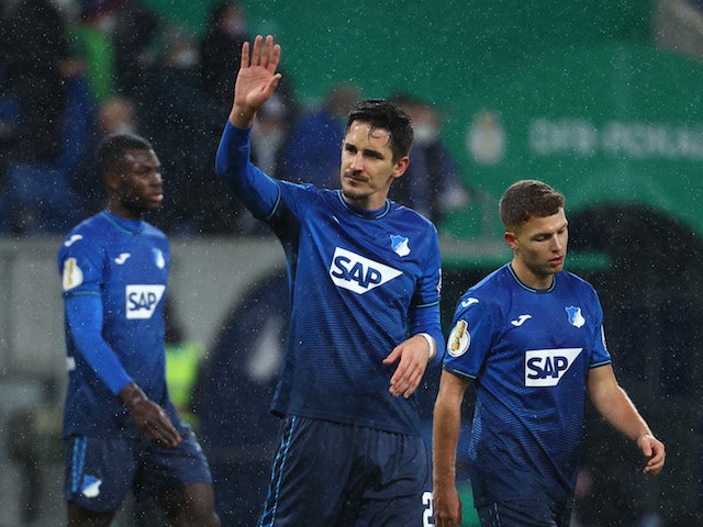 Benjamin Habner and his teammates at Hoffenheim after the match on January 19, 2022