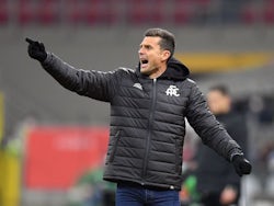 Spezia coach Thiago Motta reacts on January 17, 2022