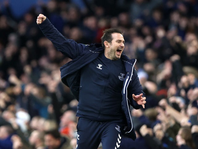 Everton manager Frank Lampard celebrates after Yerry Mina scores their first goal on February 5, 2022