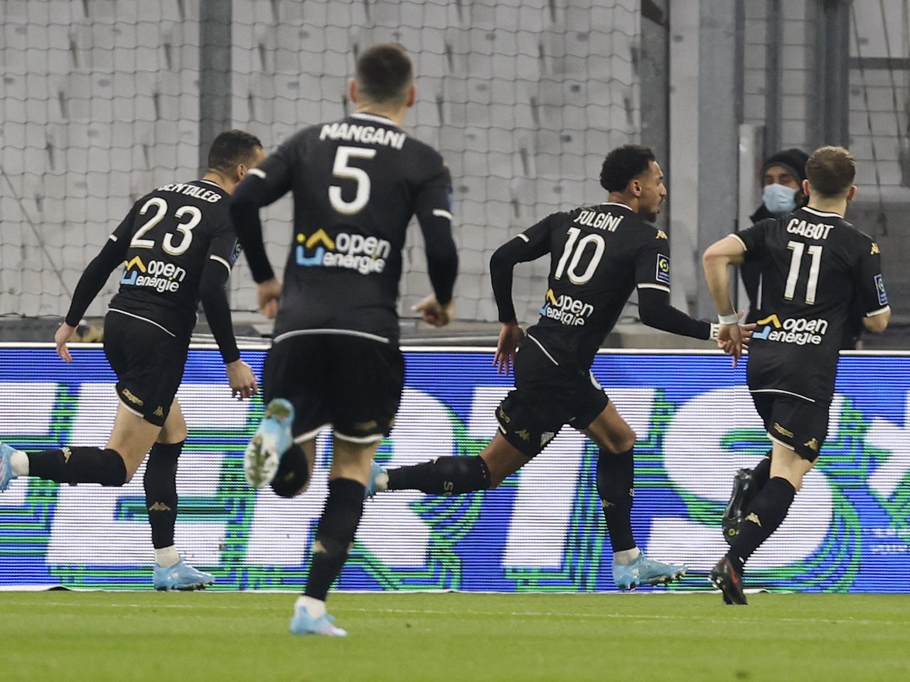 Брест анже. Gaetan Laborde Ренн. Уорис Страсбург. Toulouse vs Angers.