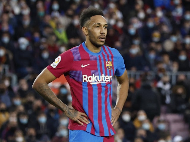 Ten Hag 'reluctant to bring Aubameyang to Man United'