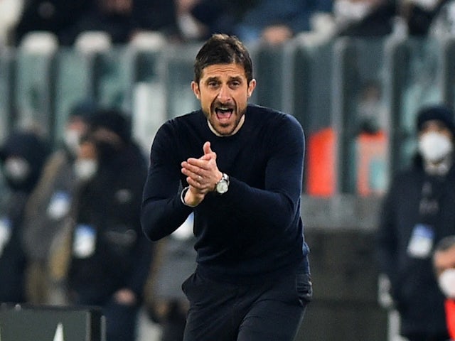 Sassuolo coach Alessio Dionisi reacts on February 10, 2022