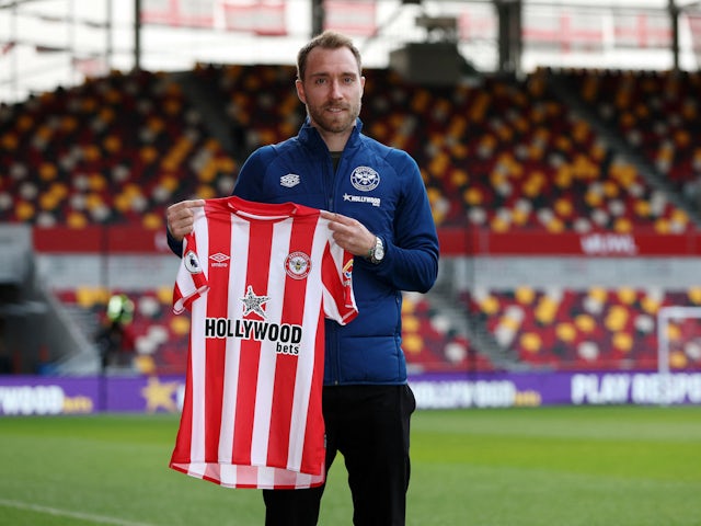 Brentford's new signing Christian Eriksen poses during the presentation on February 11, 2022