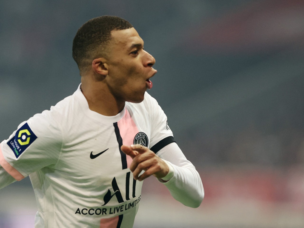 Paris Saint Germain Offer Kylian Mbappe 50m A Year Contract Sports Mole