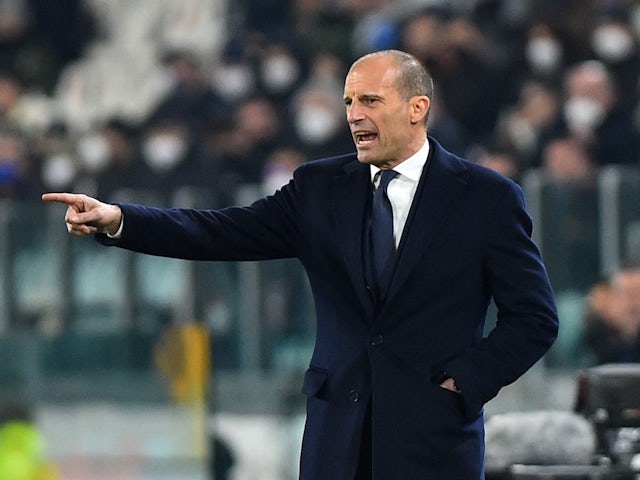 Juventus coach Massimiliano Allegri reacts on February 10, 2022