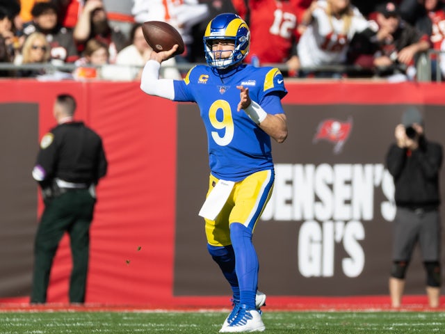 Los Angeles Rams quarterback Matthew Stafford (9) throws the ball during the first half against the Tampa Bay Buccaneers during a NFC Divisional playoff football game at Raymond James Stadium