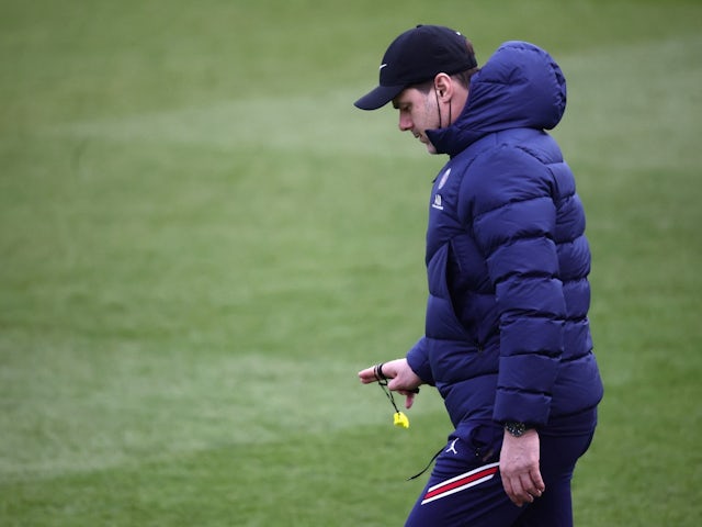  Paris St Germain coach Mauricio Pochettino during training on February 10, 2022