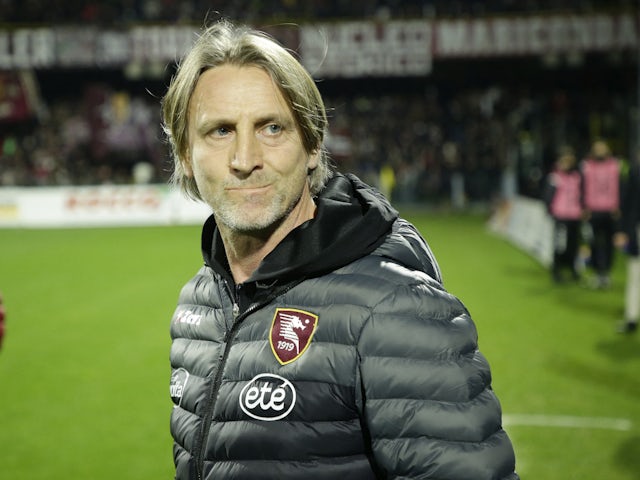 L'allenatore della Salernitana Davide Nicola prima della partita del 19 febbraio 2022