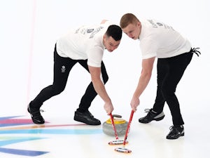 Great Britain qualify for men's curling semi-finals