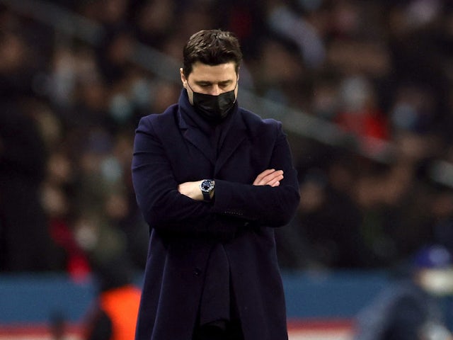 Paris Saint-Germain (PSG) coach Mauricio Pochettino wearing a protective face mask on February 15, 2022