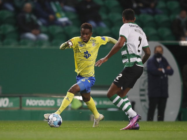 Andre Bukia of Arouca against Mateus Reis of Sporting Lisbon on 5 March 2022