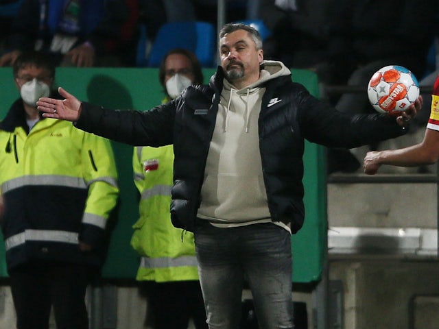 VfL Bochum coach Thomas Reis reacts on March 2, 2022