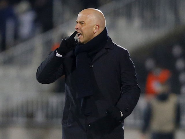Feyenoord coach Arne Slott reacts on 10 March 2022
