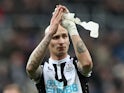 Newcastle United's Jonjo Shelvey applauds fans after the match on February 13, 2022